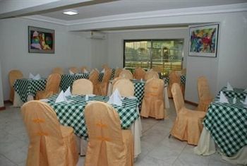 Le Baron Hotel 아크라 외부 사진